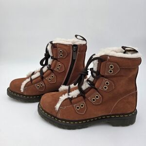 NWT Dr Martens Women's 1460 Faux Fur Lined Lace Up Boot